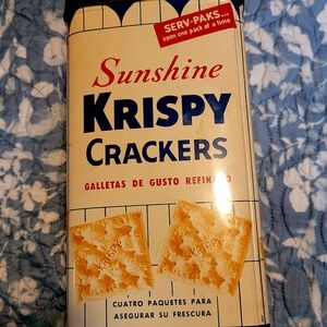 Krispy Crackers – Cream and Yellow Snack Pack